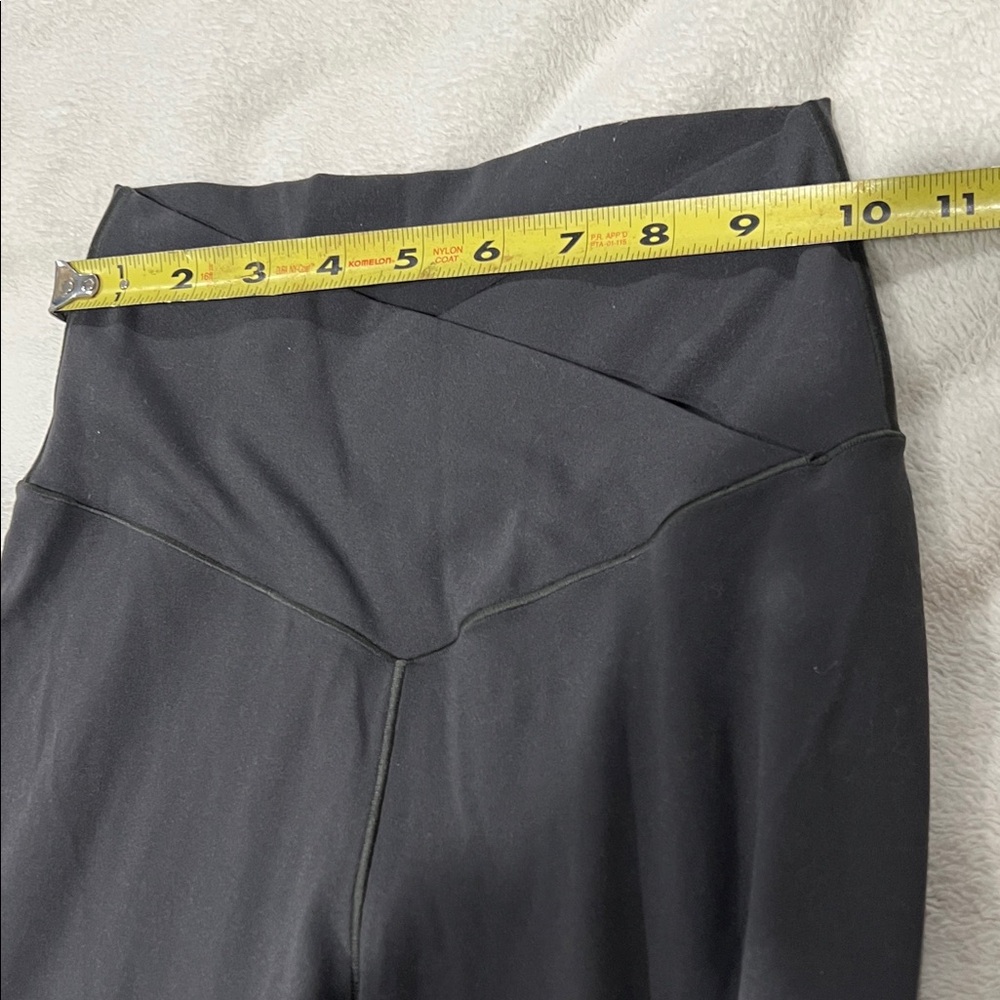 Offline by Aerie High Rise Flare Grey Legging Sz Small - Picture 6 of 11